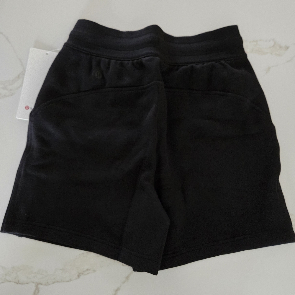 NWT Lululemon Scuba High-Rise Short 5" - Picture 5 of 6